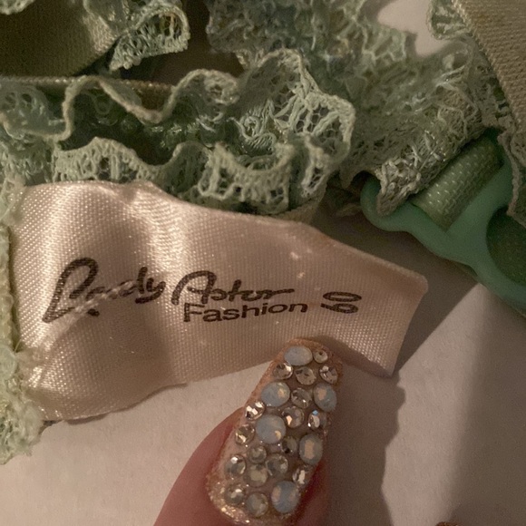 Vintage  retro mod pinup rockabilly Lady Astor minty lace crocheted Garter belt - Picture 7 of 8